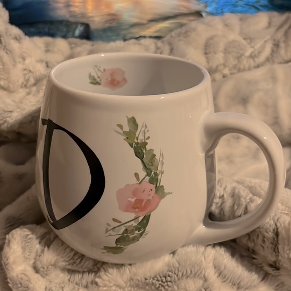 Prima design monogram D mug - Picture 4 of 8